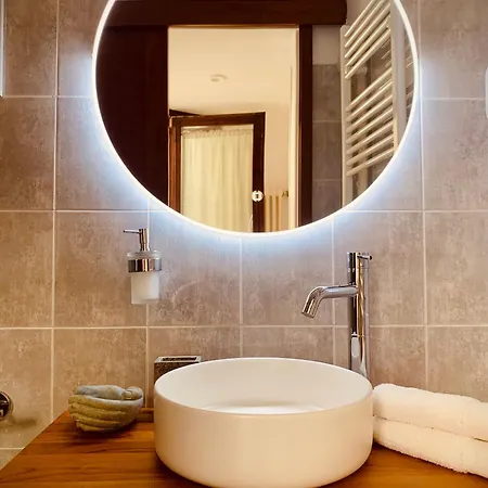 Artas La Tua Casa Indipendente A Bed and breakfast
