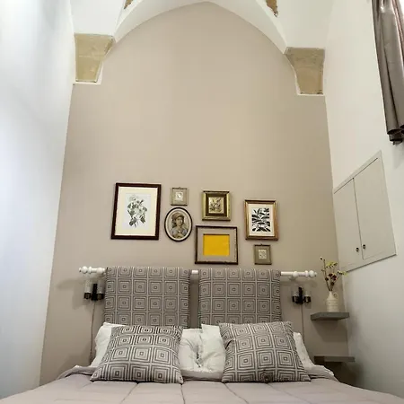 Artas La Tua Casa Indipendente A ベッド・アンド・ブレックファスト レッチェ
